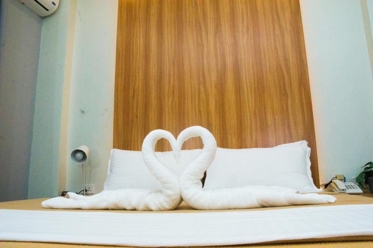 Elti Suites By Bluebookers Angeles Ngoại thất bức ảnh