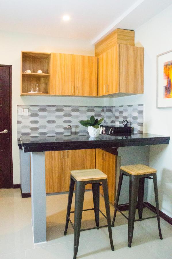 Elti Suites By Bluebookers Angeles Ngoại thất bức ảnh