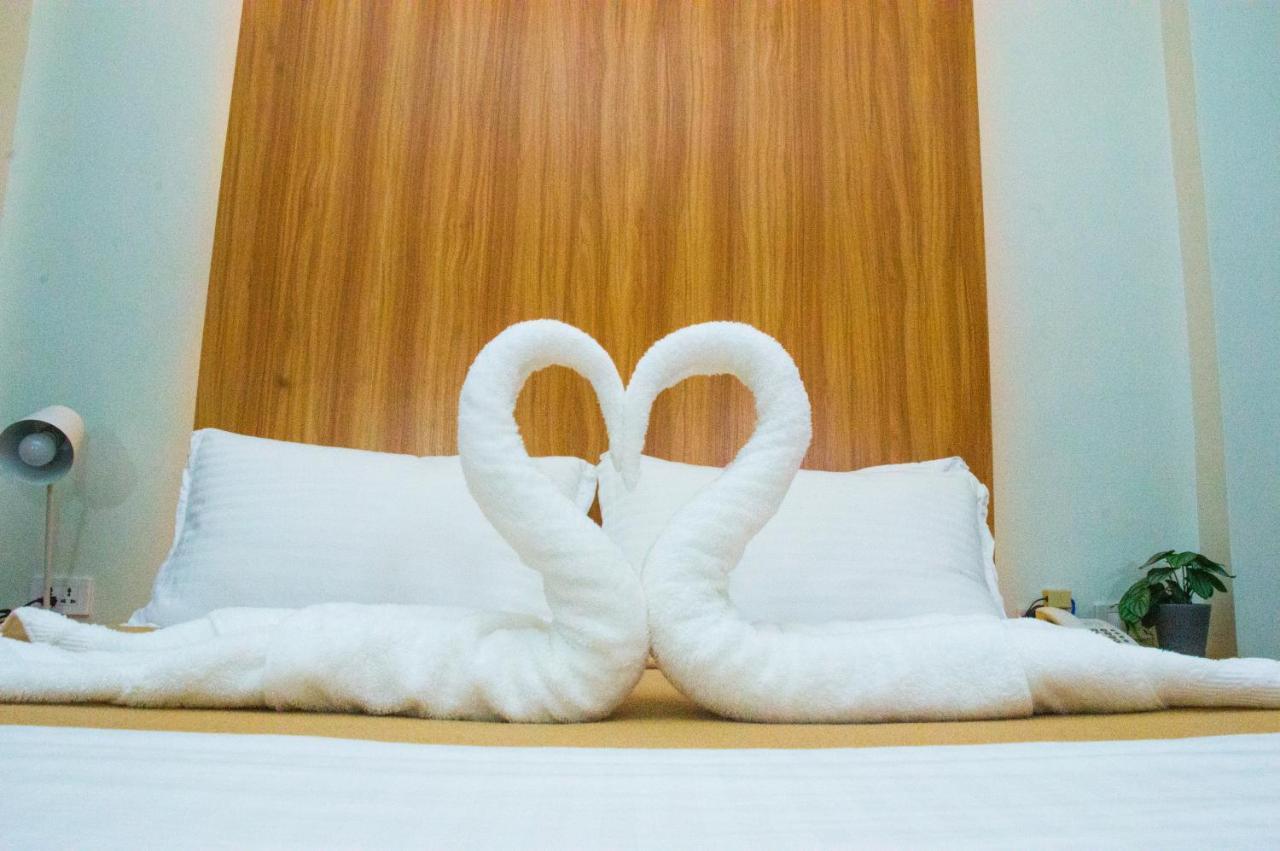 Elti Suites By Bluebookers Angeles Ngoại thất bức ảnh